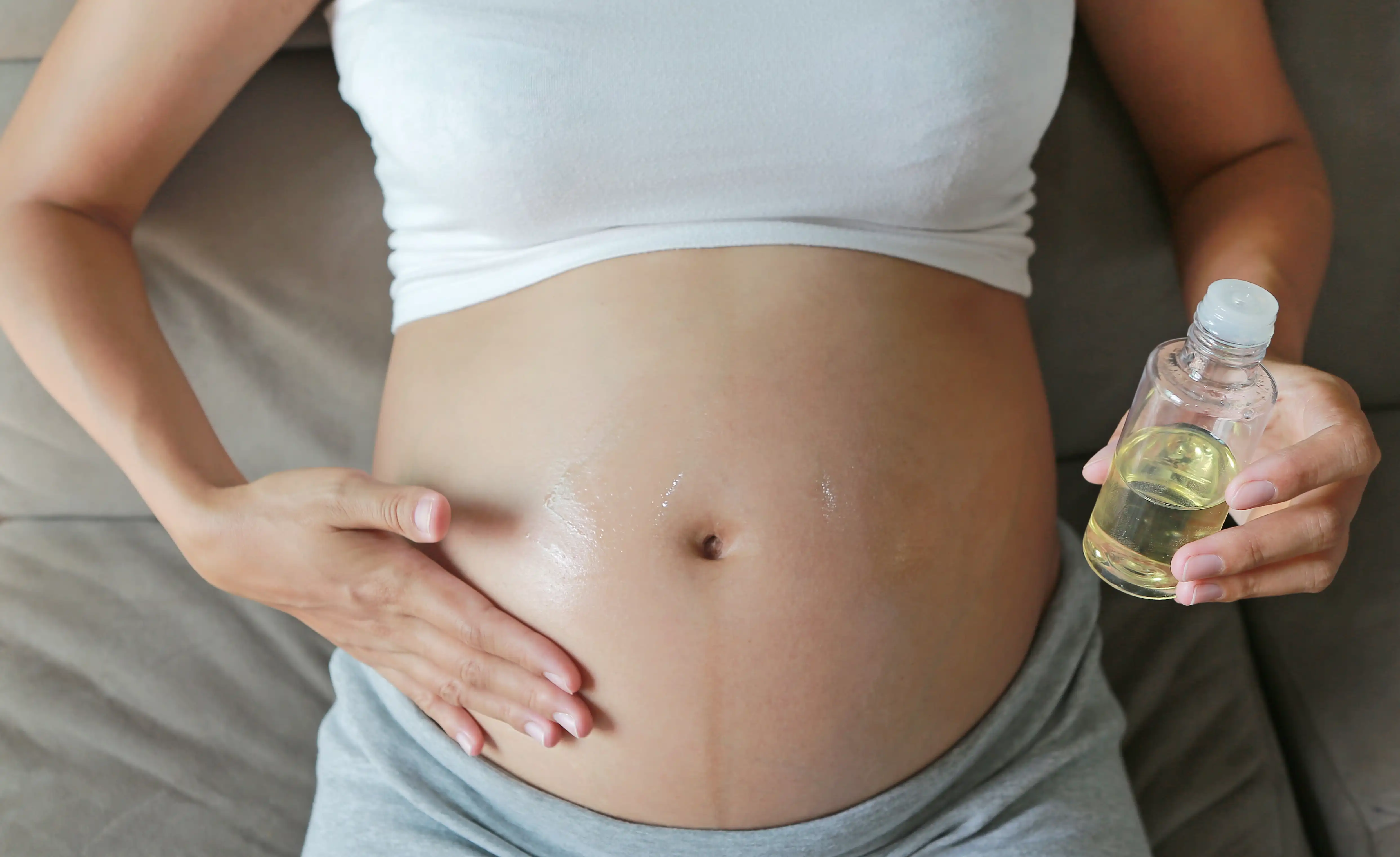Estrías en el embarazo: cómo evitarlas y prevenirlas - ISDIN
